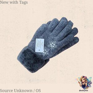 New With Tags – Cozy Winter Gloves (One Size)